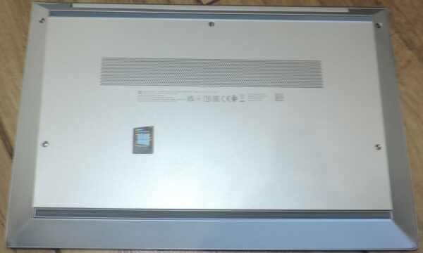 HP Elitebook 830 G8