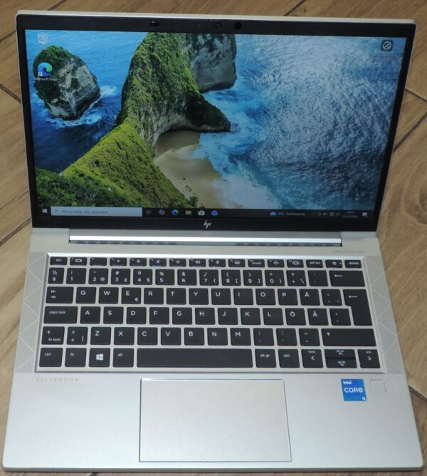 HP Elitebook 830 G8