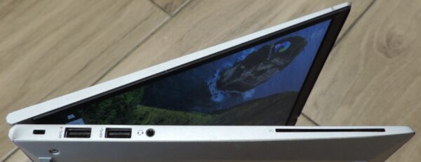 HP Elitebook 830 G8