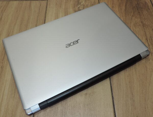 Acer Aspire V5-571