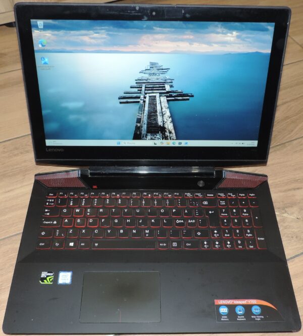 1 Lenovo Ideapad Y700-15ISK
