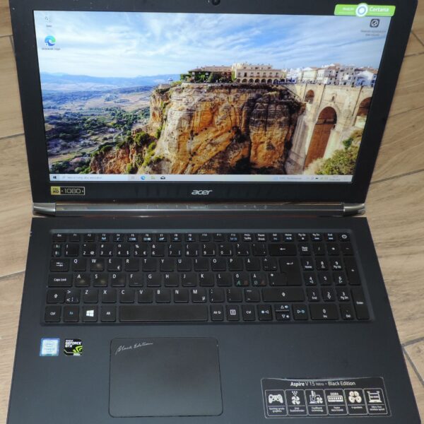 1 Acer Apire V5 Nitro - Black Edition