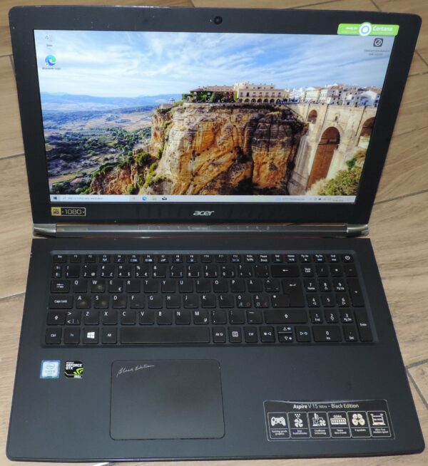 1 Acer Apire V5 Nitro - Black Edition