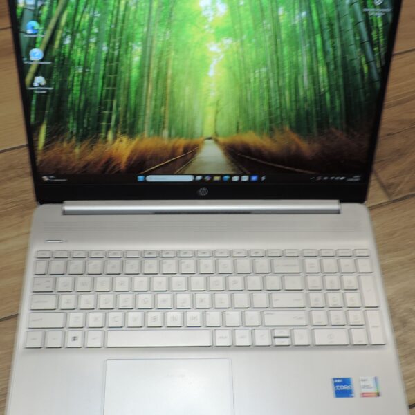 1 HP 15s-fq2960nd