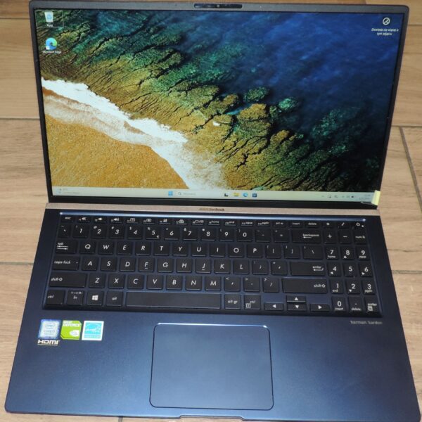 1 Asus Zenbook RX533FN