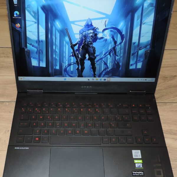 1 HP Omen 15-ek0027nb