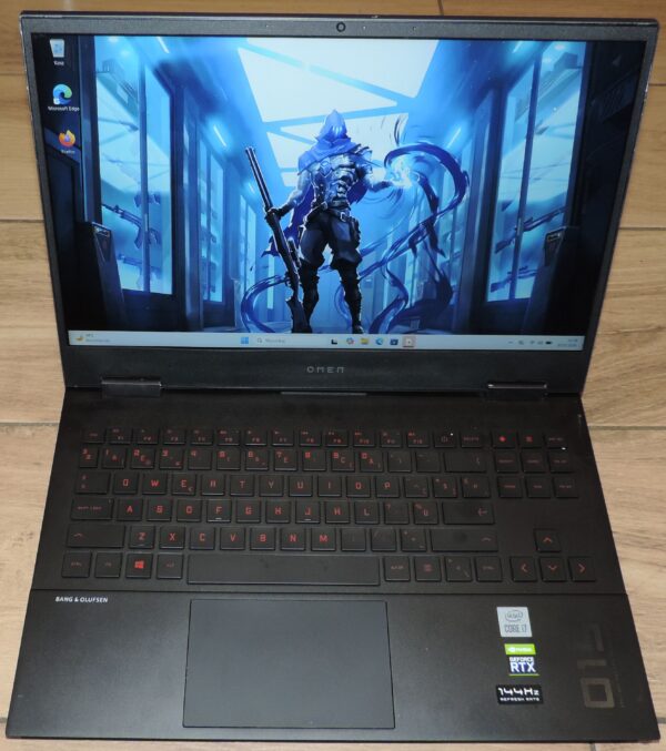 1 HP Omen 15-ek0027nb