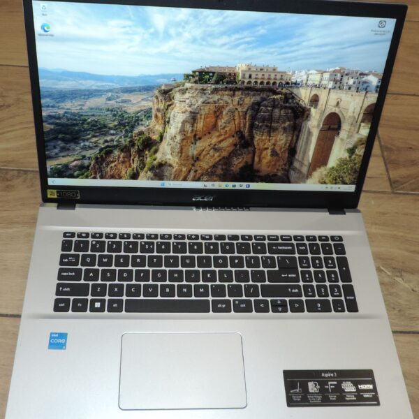 Duży Acer Aspire 3 A317-54