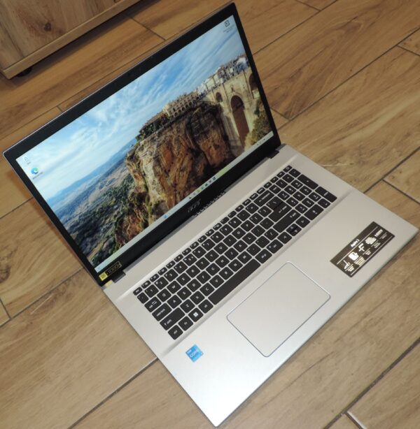 Duży Acer Aspire 3 A317-54