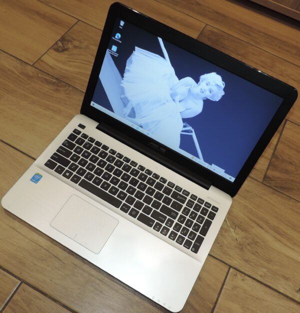 Asus A555LJ
