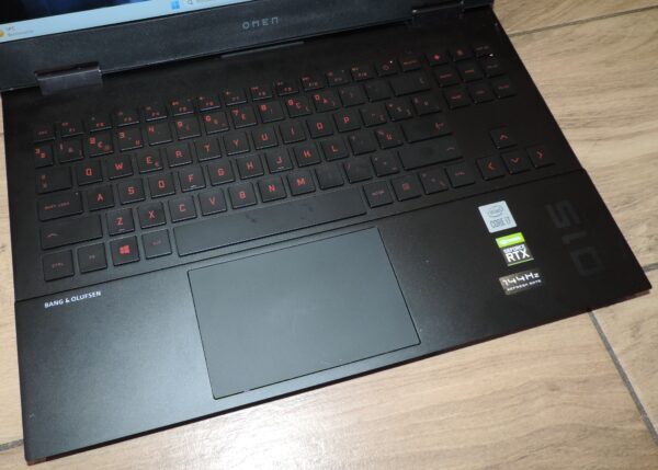 4 HP Omen 15-ek0027nb