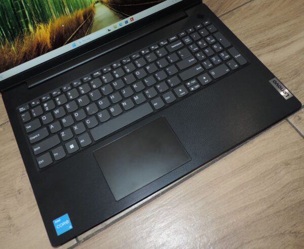 4 Lenovo V15 G2 ITL
