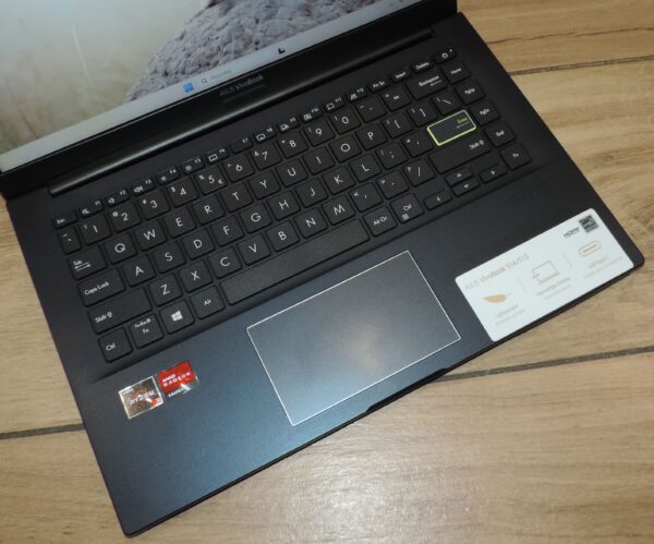 4 Asus Vivobook M413DA