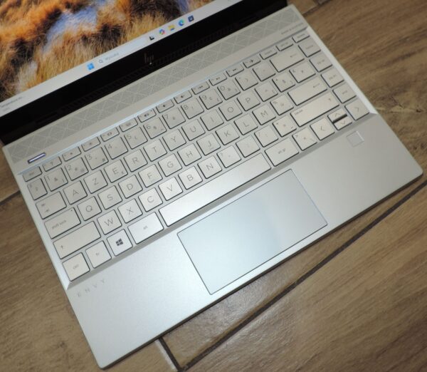 HP Envy 13-aq0001nb
