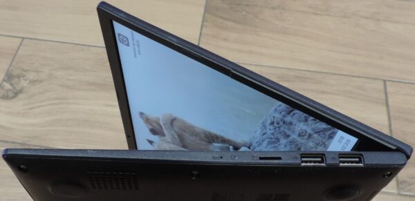 6 Asus Vivobook M413DA