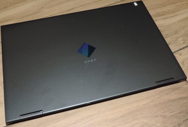 7 HP Omen 15-ek0027nb