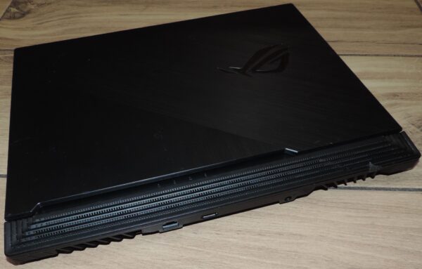 7 Asus ROG Strix GL531GT