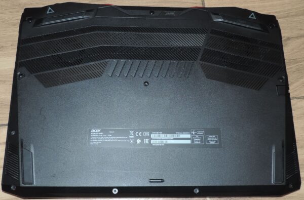 8 Acer Nitro 5 AN515-55