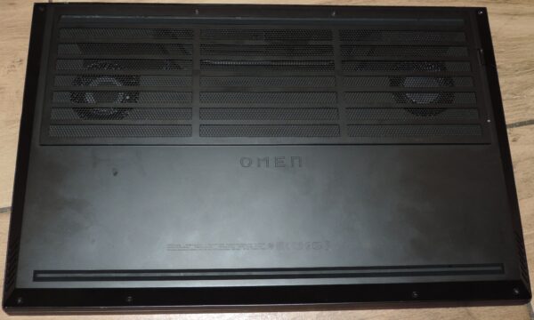 8 HP Omen 15-ek0027nb