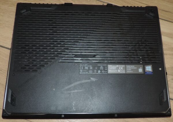 8 Asus ROG Strix GL531GT